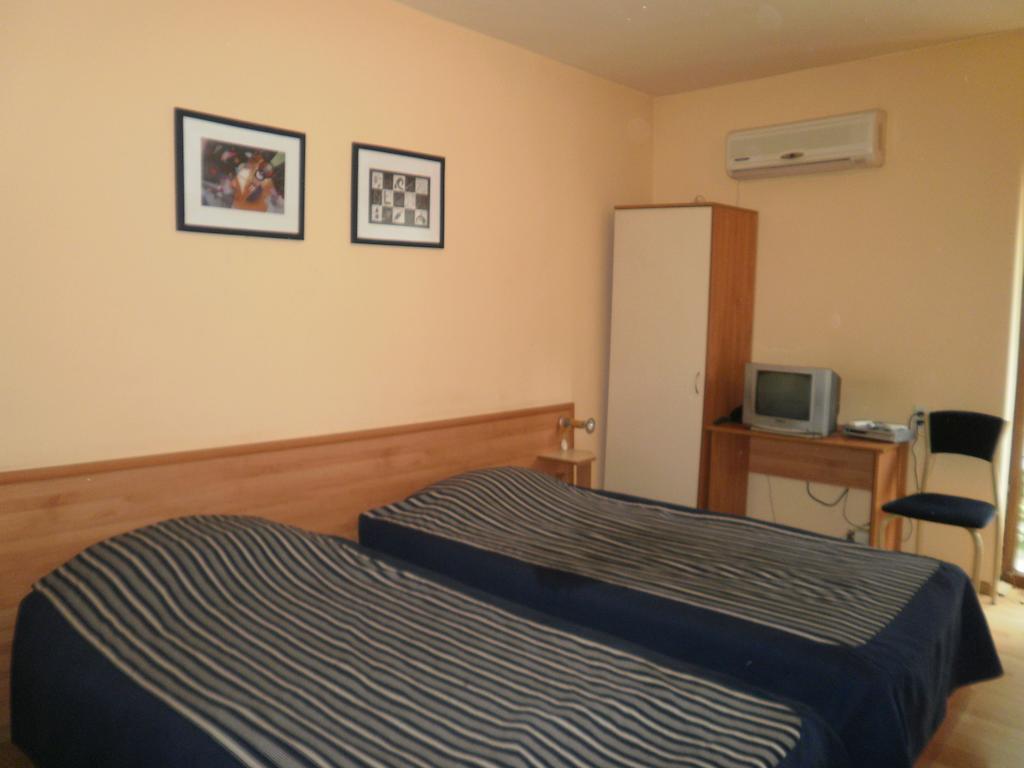 Family Hotel Kredo Sliven Zimmer foto
